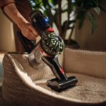 Dyson V8 Cyclone - Aspirateur balai sans fil, 150 AW, 60 min – Image 6